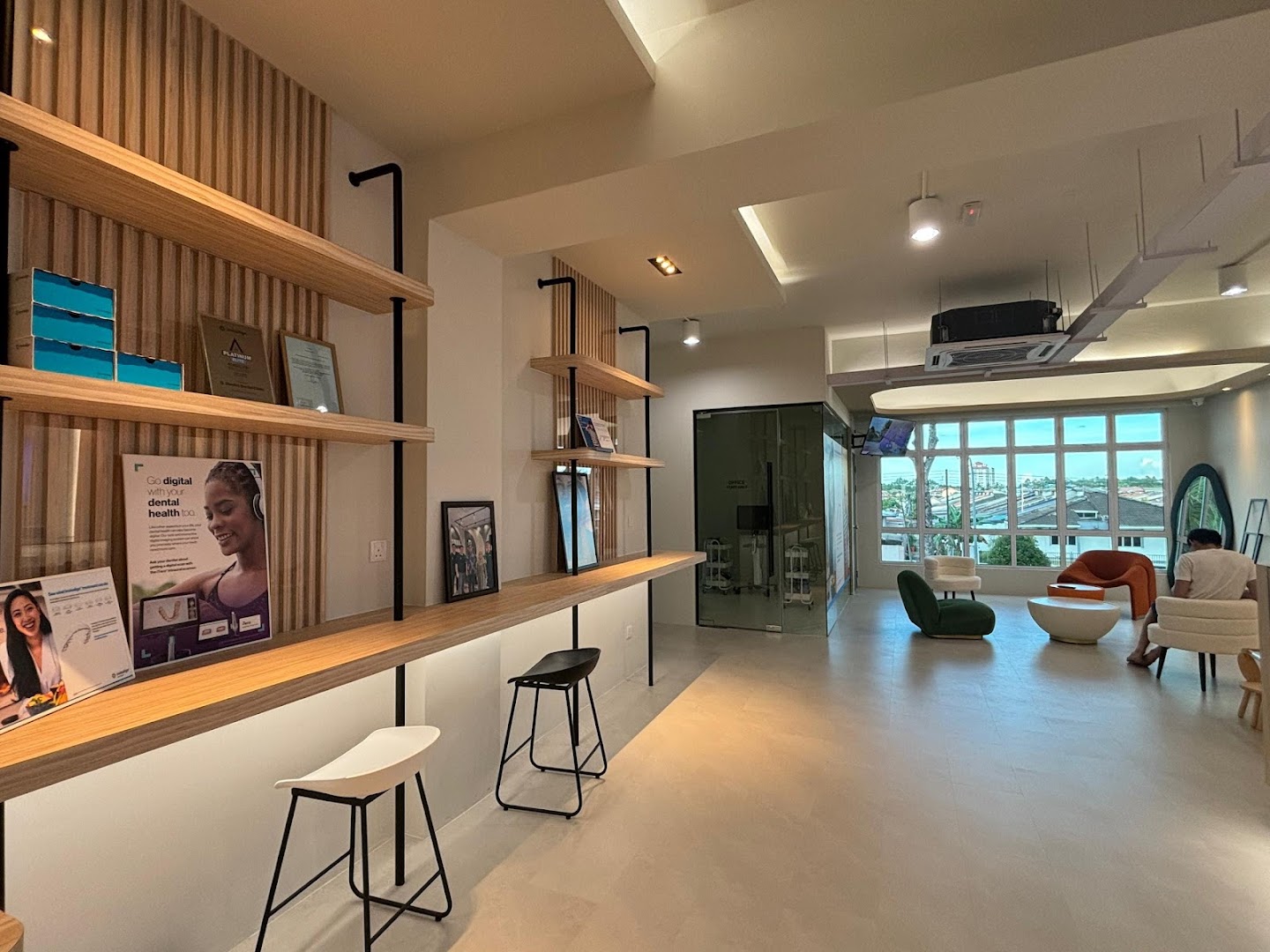 D DENTIST DENTAL CLINIC (TABUAN JAYA) - KIDS FRIENDLY, IMPLANT CENTRE & INVISALIGN PLATINUM ELITE PROVIDER — photo 2
