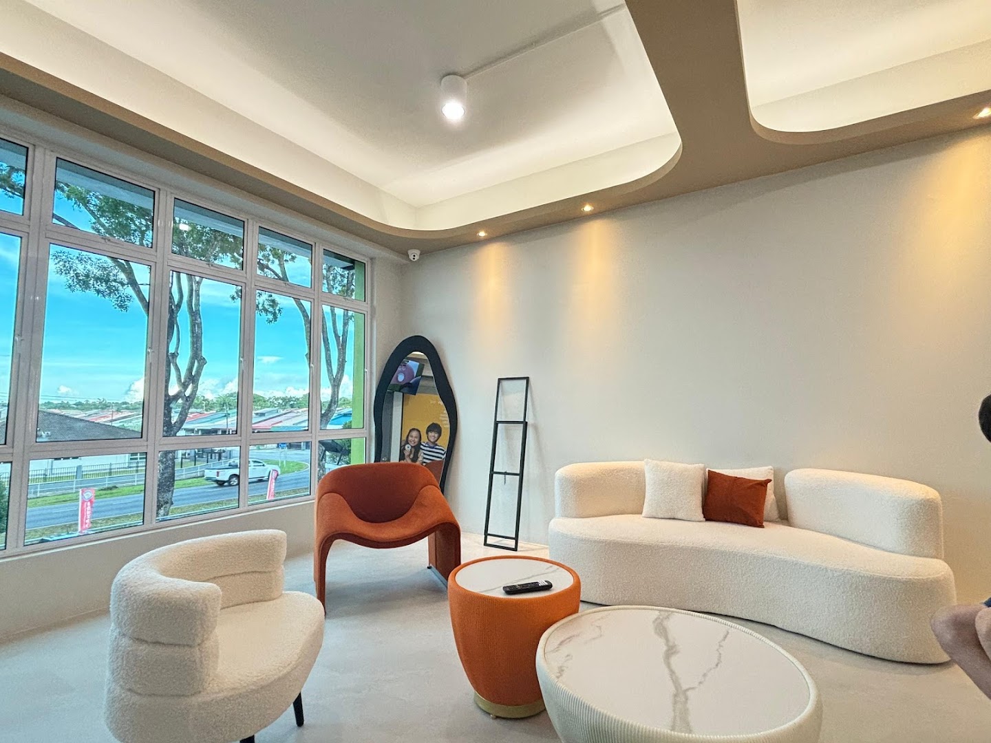 D DENTIST DENTAL CLINIC (TABUAN JAYA) - KIDS FRIENDLY, IMPLANT CENTRE & INVISALIGN PLATINUM ELITE PROVIDER — photo 3