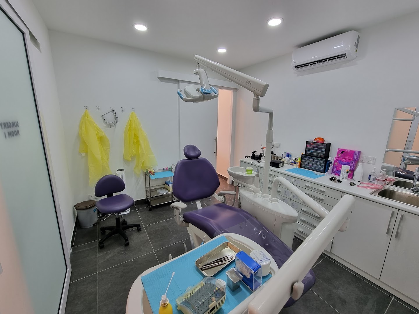 Dentalyst Bandar Botanik(Not Government Clinic) — photo 2