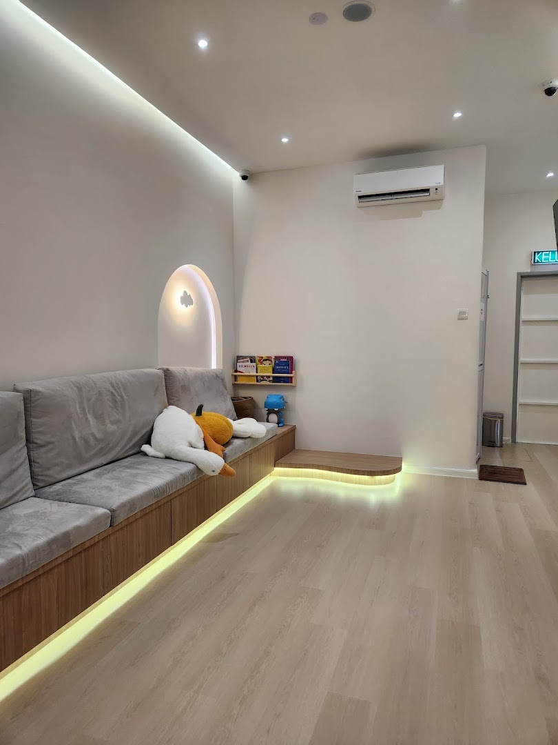 DentCity Dental Clinic (Butterworth) （Implant 植牙｜Orthodontics牙齿矫正｜Periodontics牙周病学）腾欣牙科 — photo 3