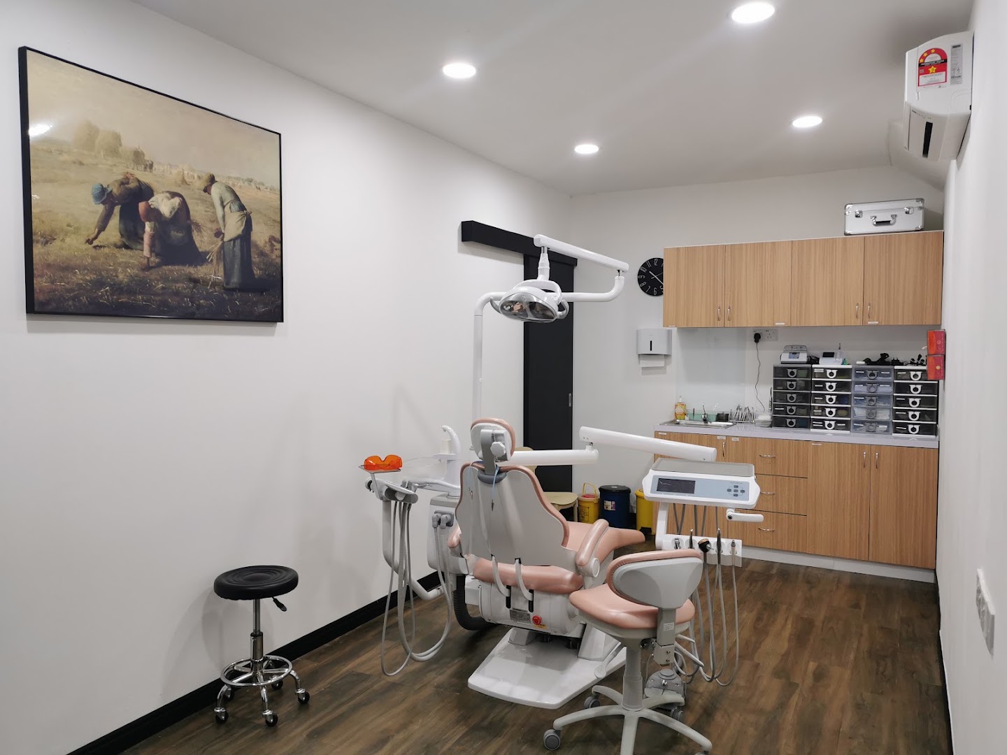Divine Smile Dental Clinic 心为心牙科诊所 Klinik Pergigian Divine Smile — photo 3
