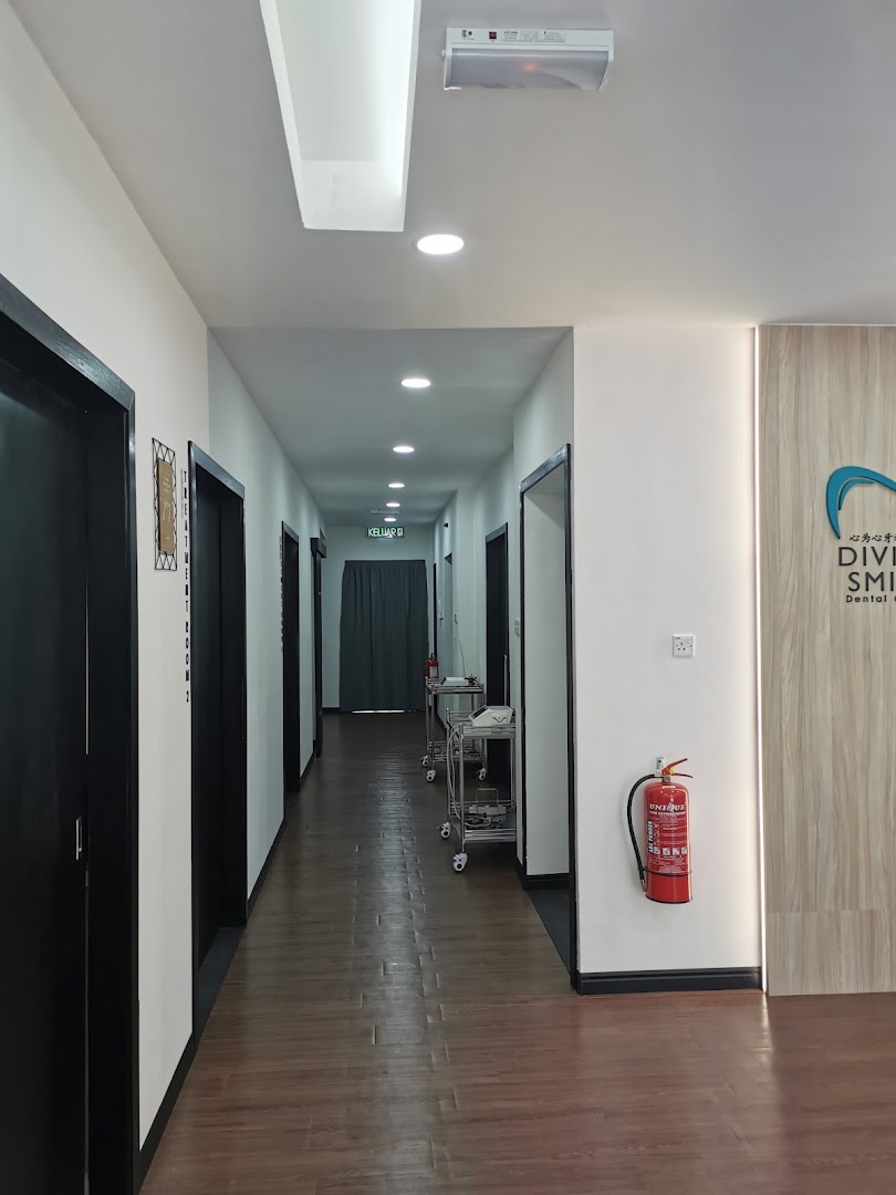 Divine Smile Dental Clinic 心为心牙科诊所 Klinik Pergigian Divine Smile — photo 5