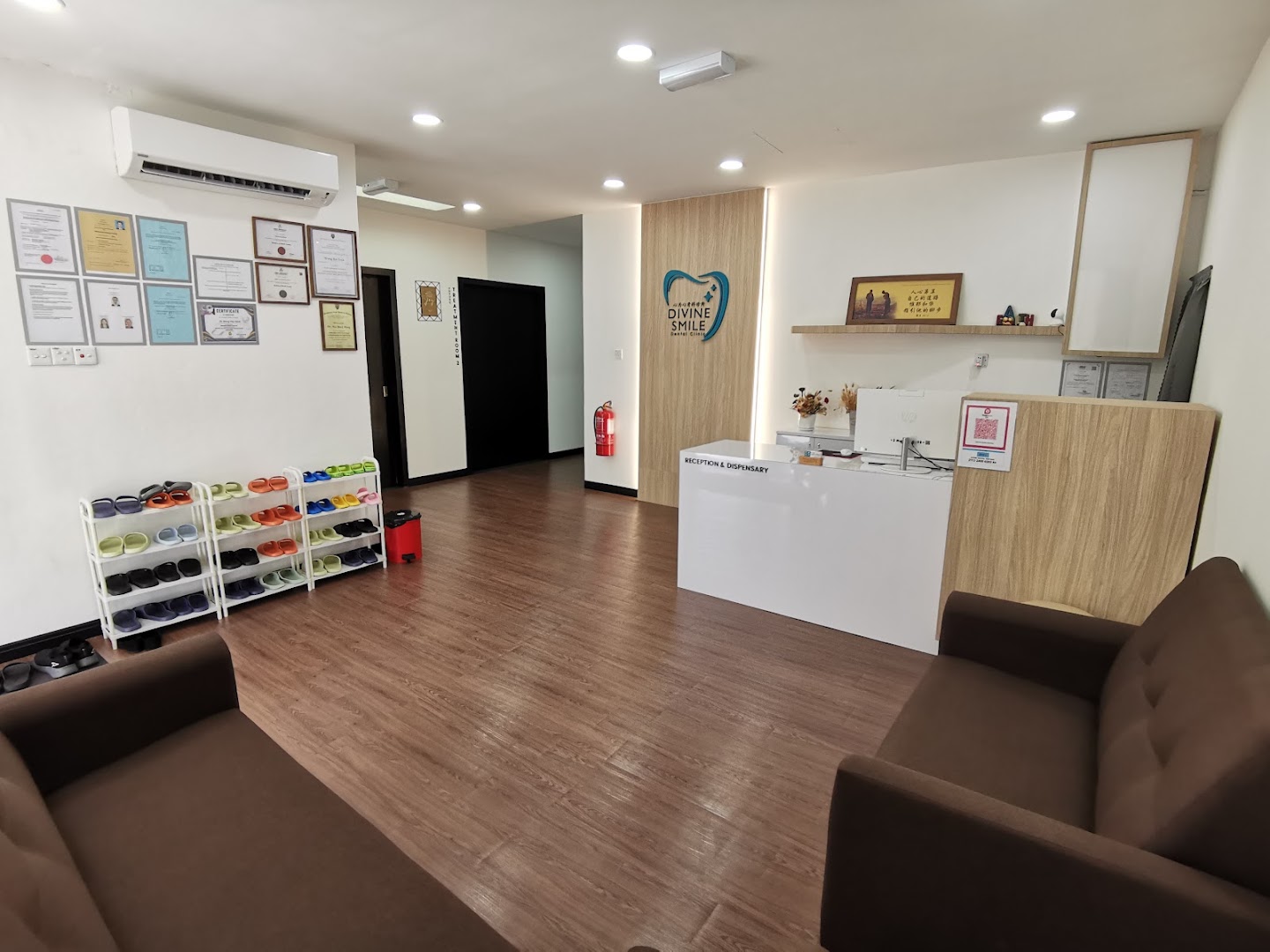 Divine Smile Dental Clinic 心为心牙科诊所 Klinik Pergigian Divine Smile — dental clinic in Malaysia