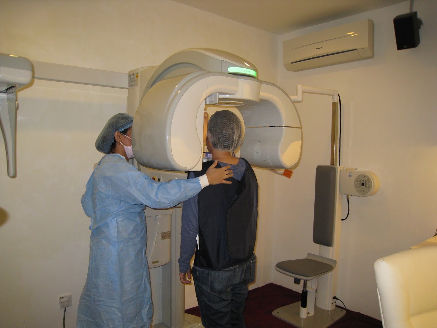 DR ARASU DENTAL, ORAL SURGERY & IMPLANT SPECIALIST — photo 2