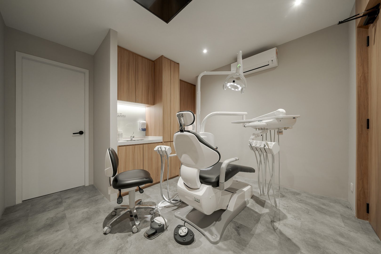 Fine Dentistry Dental Clinic • Invisalign Provider — photo 3