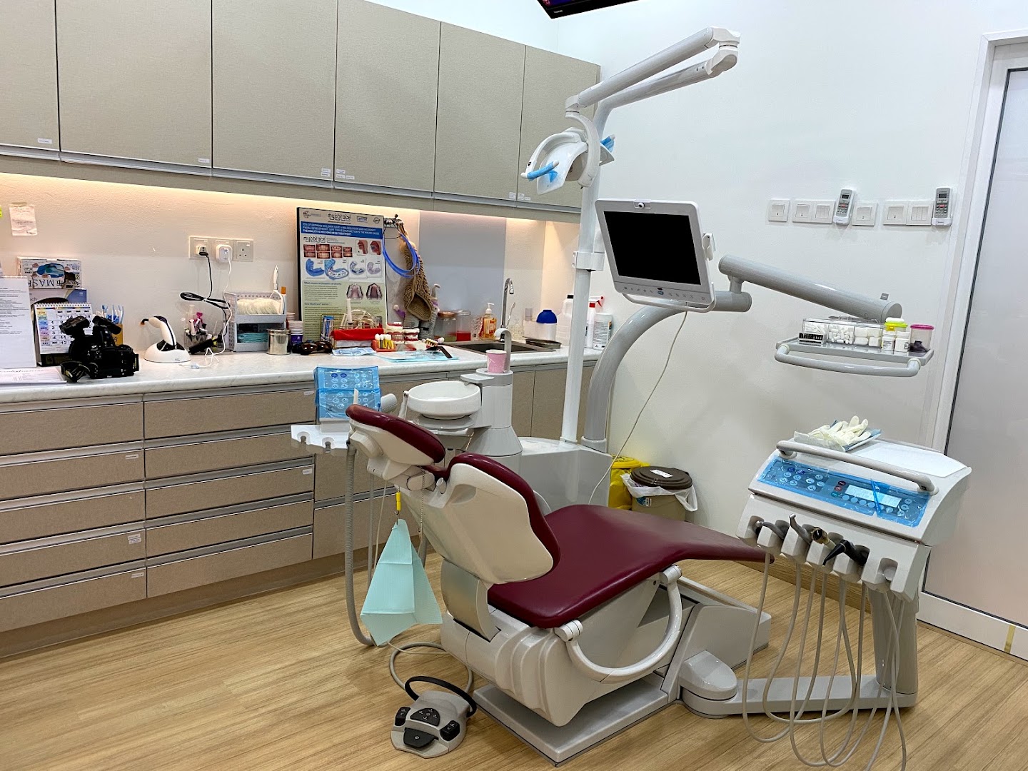 Icon Dental • Sri Petaling • Invisalign Diamond Provider • Veneers • Implants • Braces — photo 3