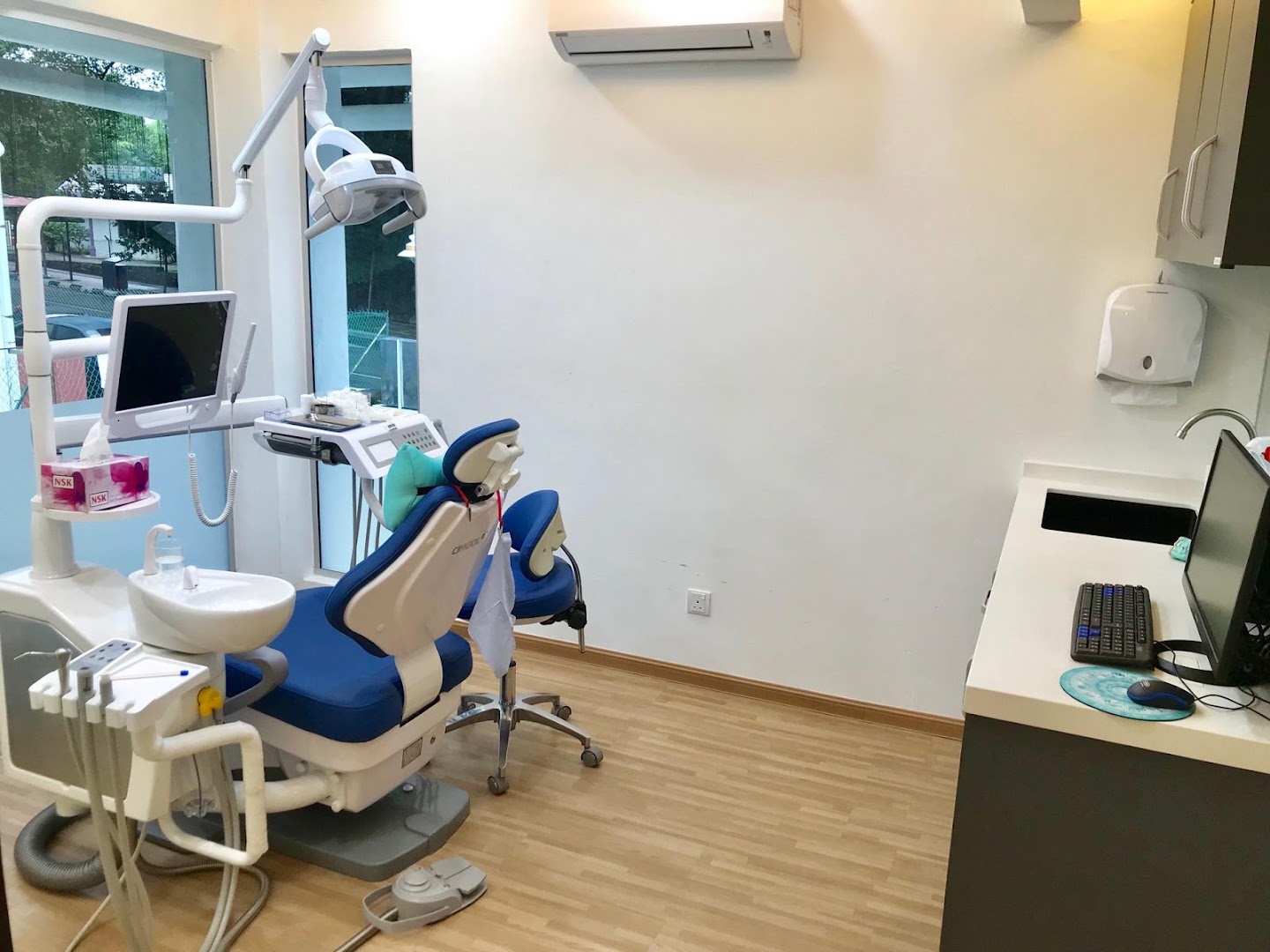 iRaffles Dental Clinic @ Brickfields / KL Sentral — photo 3