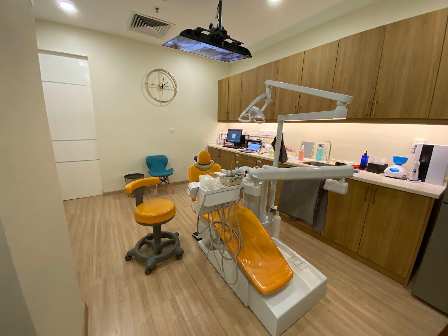 KL Dental Kiara (Top 1% Implant & Veneer Centre and Invisalign Diamond Provider) — photo 3