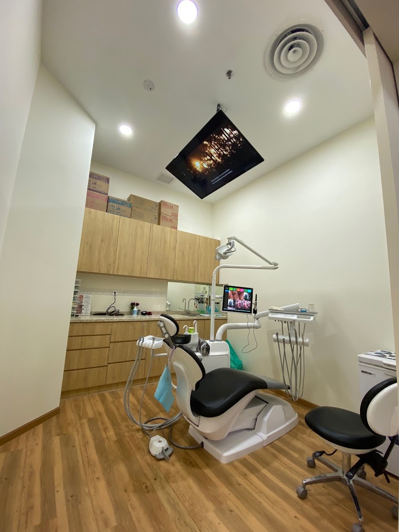 KL Dental SS15 Courtyard (Top 1% Invisalign Diamond Provider & Implant Centre) — photo 2