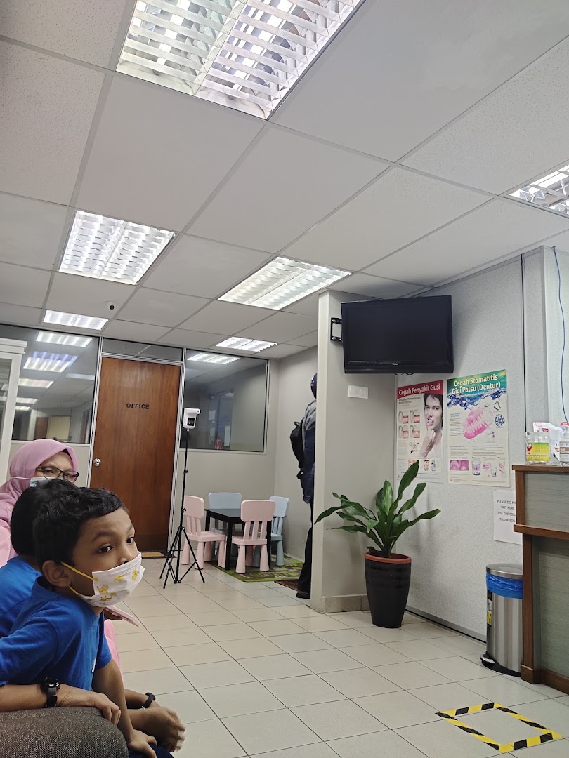 Klinik Gigi Famili — photo 3
