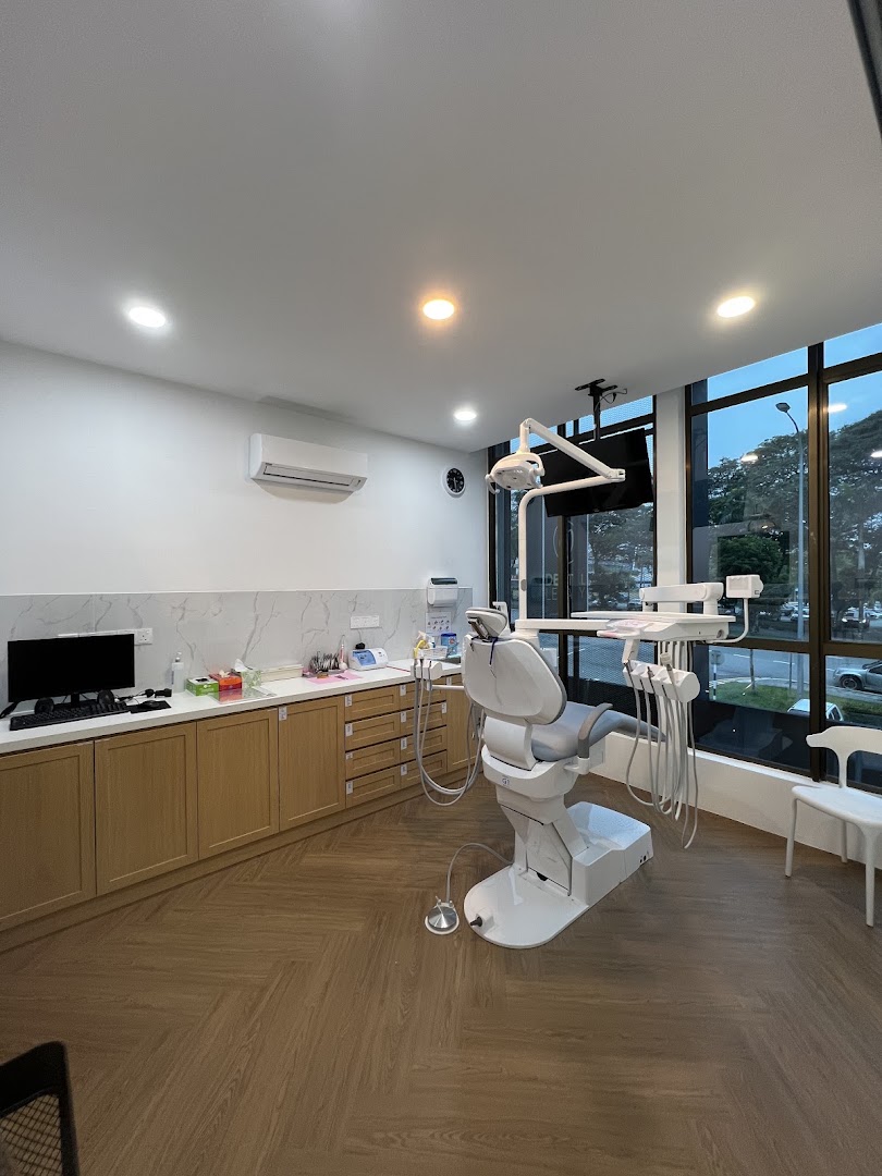 KLINIK PERGIGIAN DENTAL LEGACY LARKIN ( BRACES, CLEAR ALIGNER, VENEER AND WHITENING) — photo 3