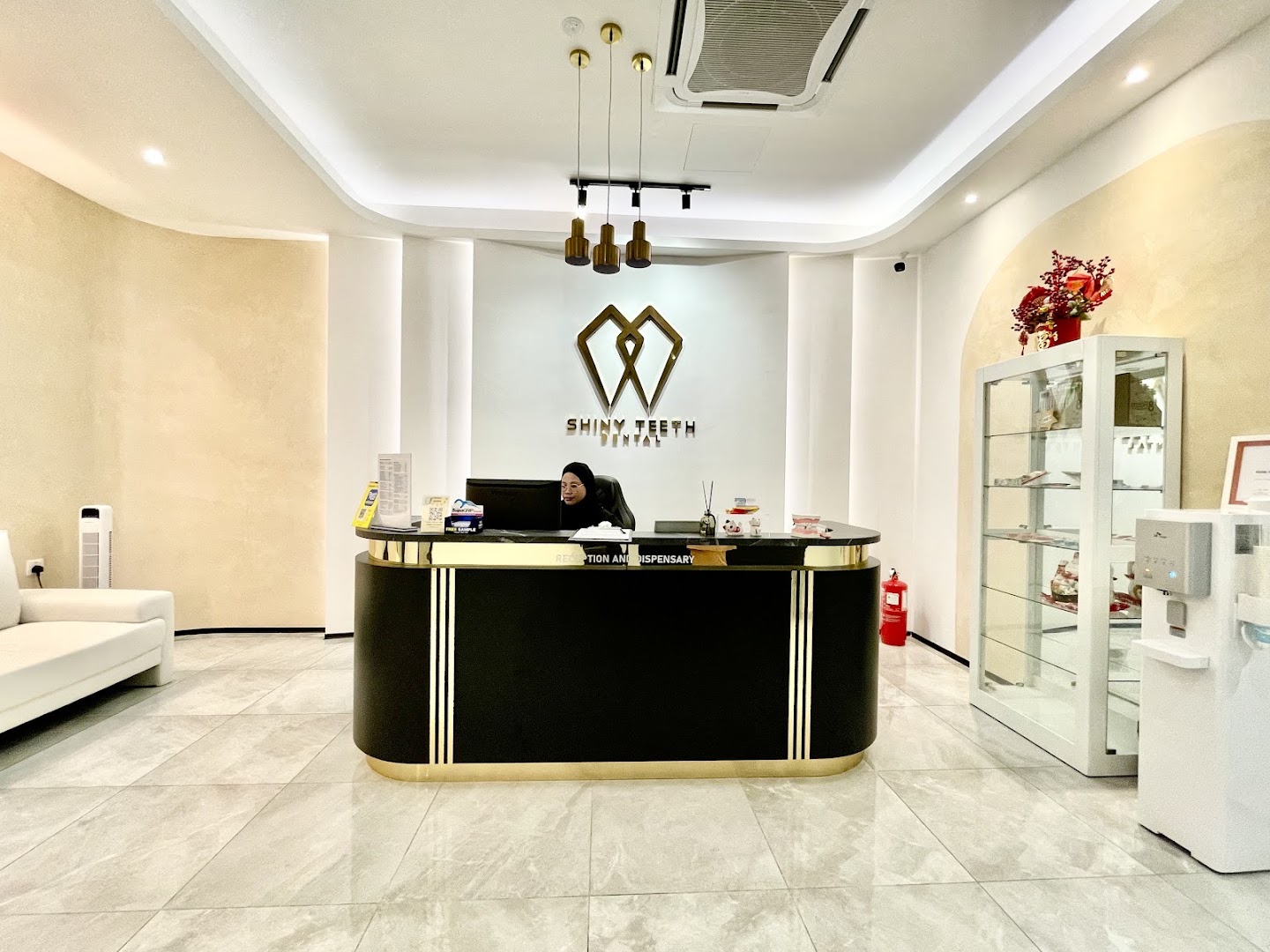 Klinik Pergigian Shiny Teeth Dental Clinic Cyberjaya (Dentist, Klinik Gigi, 口腔科，牙医, 歯科医院) — dental clinic in Malaysia
