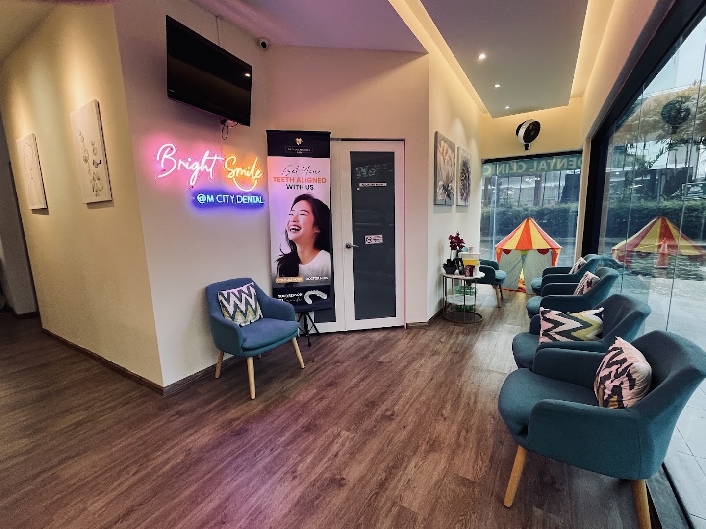 M City Dental Clinic (Veneer, Implants, Braces, Aligners, Teeth Whitening & Kids Friendly) — photo 3