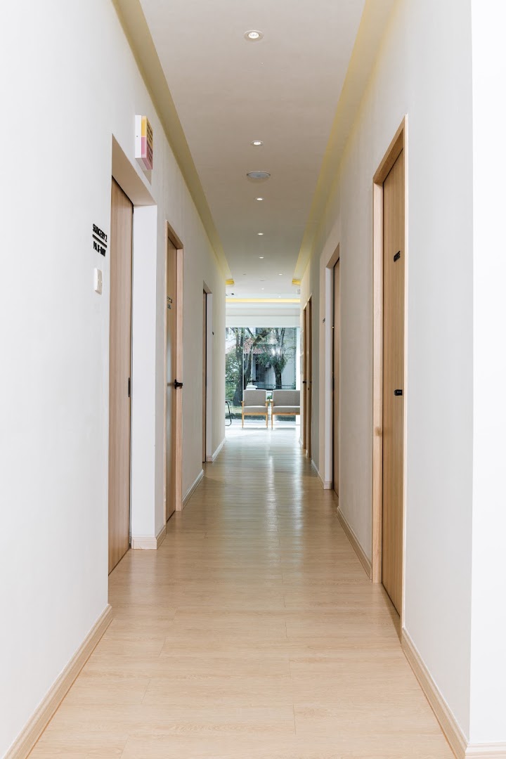 Maison Dental Periodontics and Orthodontics Specialists at TTDI, Kuala Lumpur (Gums, Implants, Braces & Invisalign) — photo 4