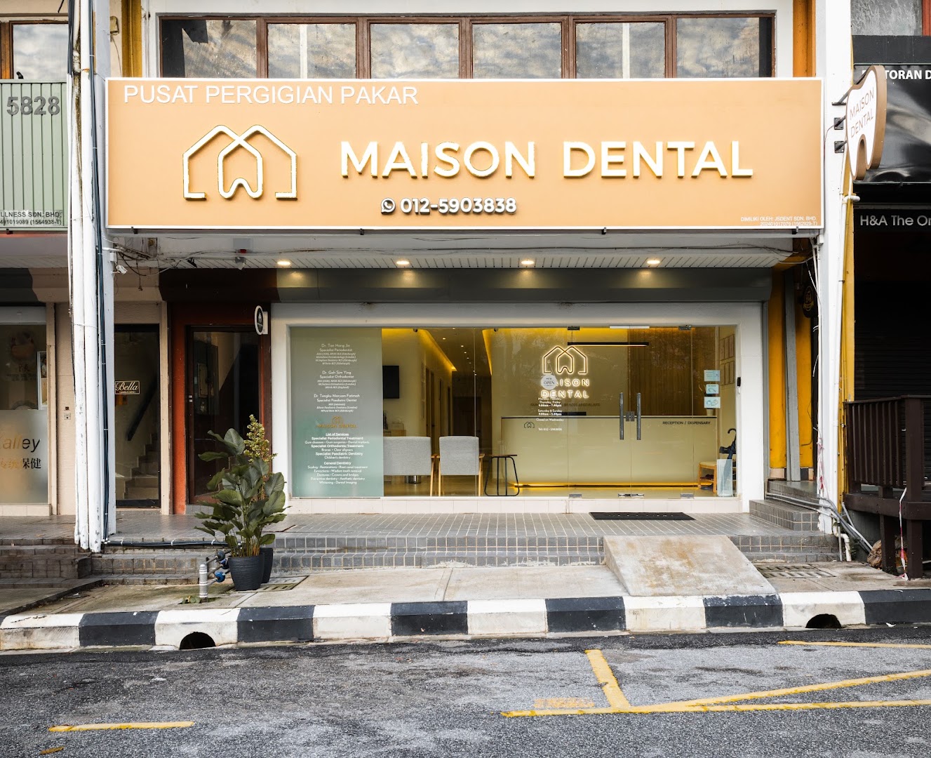 Maison Dental Periodontics and Orthodontics Specialists at TTDI, Kuala Lumpur (Gums, Implants, Braces & Invisalign) — dental clinic in Malaysia