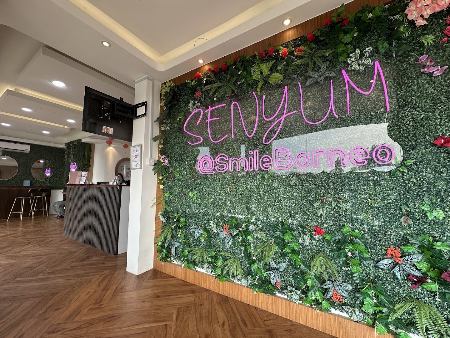 Smile Borneo Warisan Square — dental clinic in Malaysia