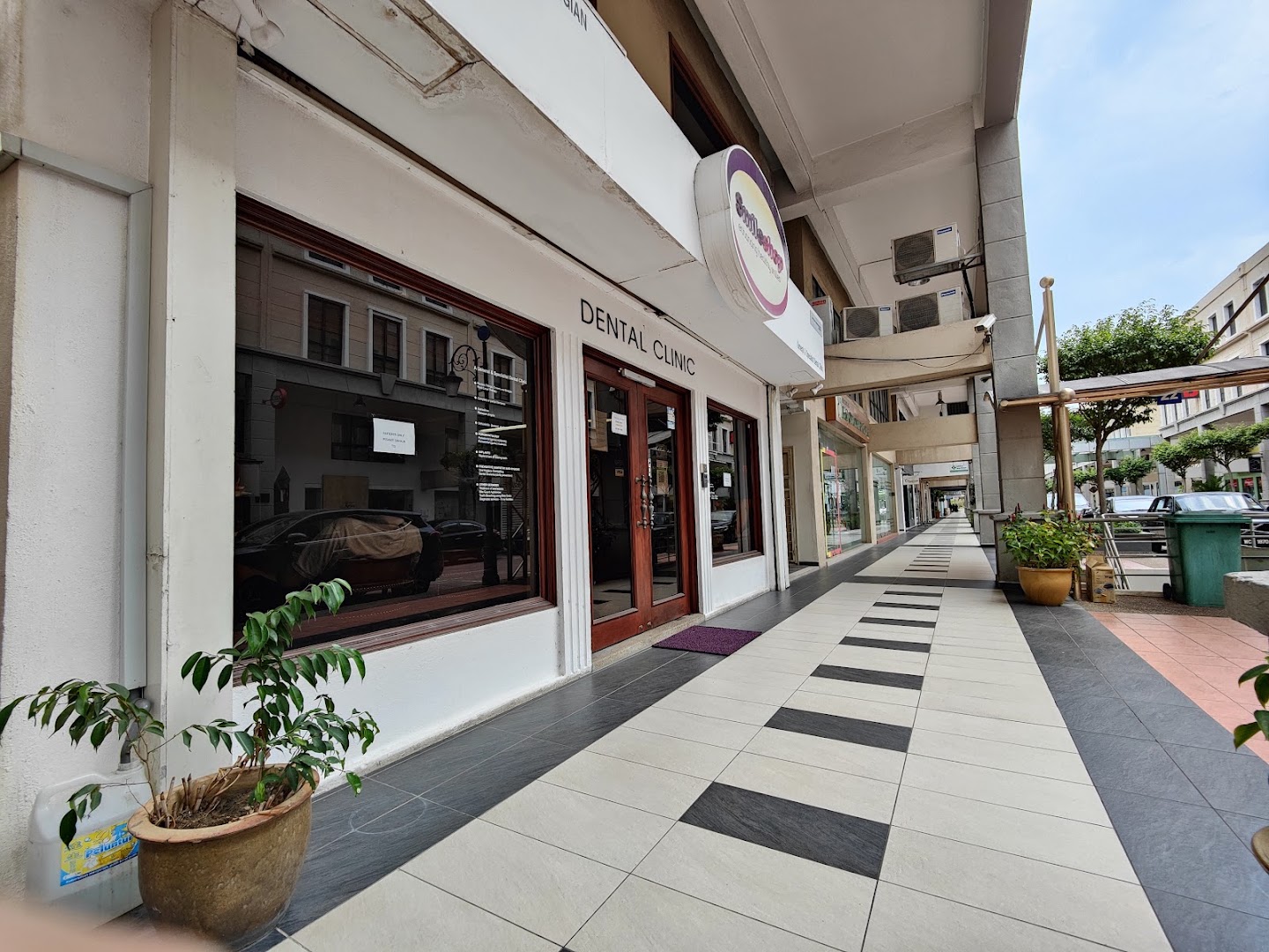 Smileshop Dental Surgery (General & Specialist Dental Clinic) — photo 2