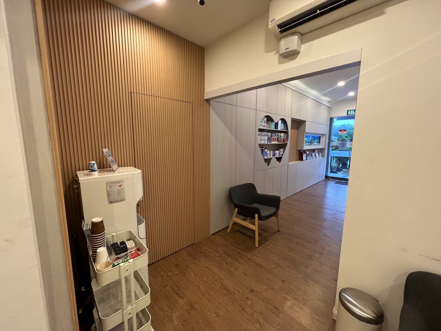 Toothzy Dental Clinic (Root Canal, Invisalign & Implant Centre) — photo 3
